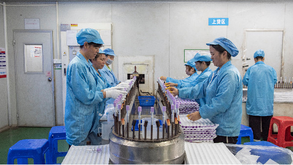 塑料注塑加工收縮問題怎么解決呢？