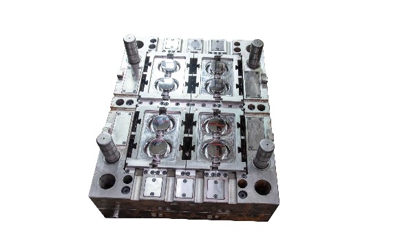 2025年注塑模具行業(yè)趨勢：技術(shù)重構(gòu)與生態(tài)博弈